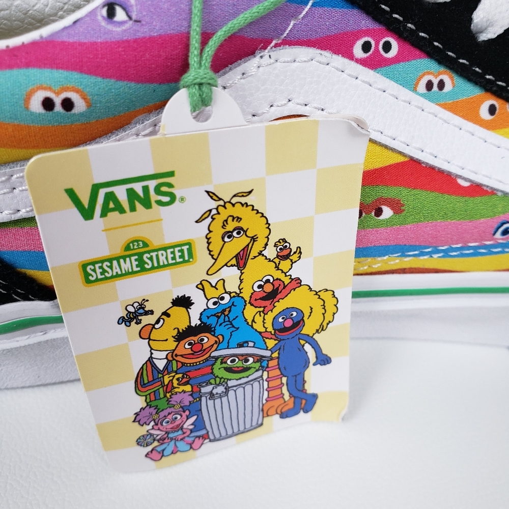 Vans x Sesame Street Old Skool Sneakers LE Rainbow Stripes 6.5 Women (5 Men) - Picture 4 of 13